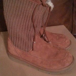 Suburb Crochet UGG's