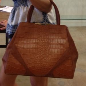 Danielle Nicole tote