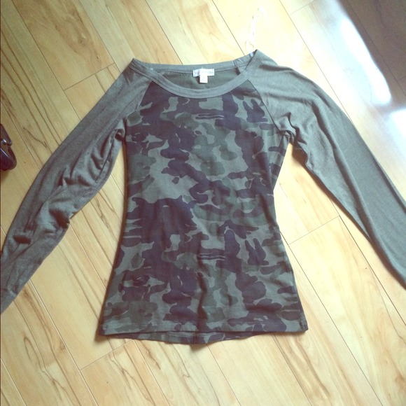 NWOT Camo Long Sleeve Top