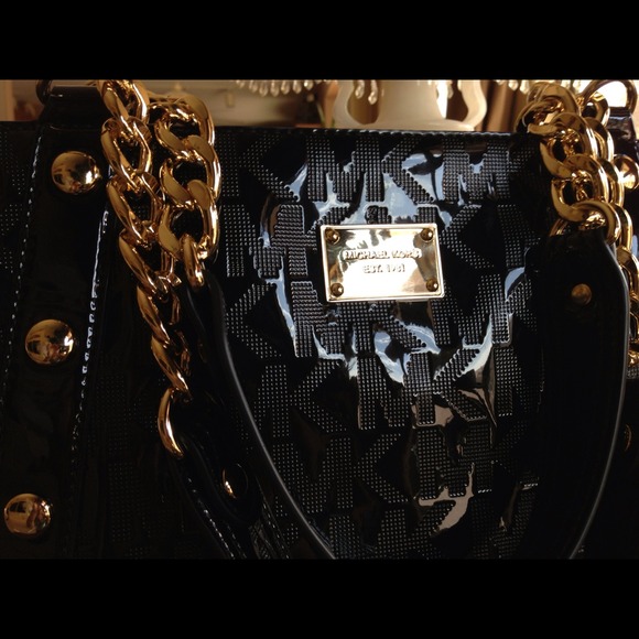 💰SOLD ON EBAY💰Authentic MK BLACK SHOULDER BAG - Picture 2 of 3