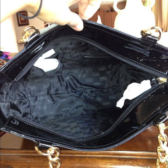 💰SOLD ON EBAY💰Authentic MK BLACK SHOULDER BAG - Picture 3 of 3