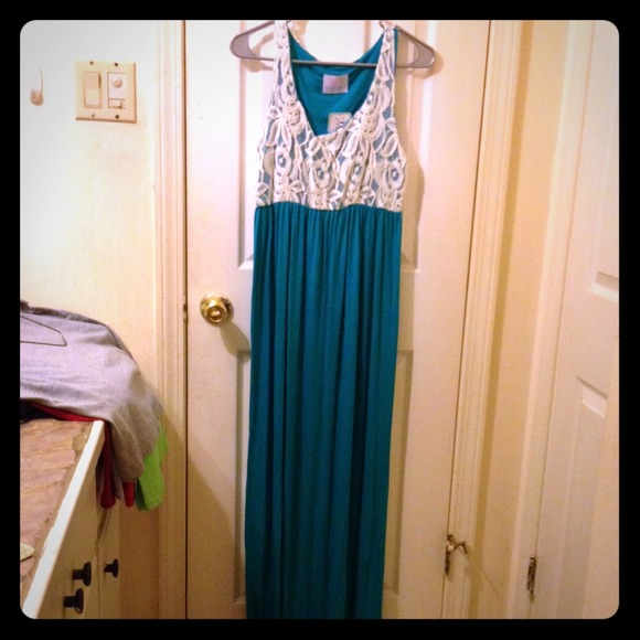**SALE** Gorgeous Teal and Lace Maxi Dress