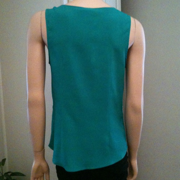 Top - Picture 2 of 3