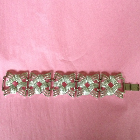 ⚡⚡Sale⚡⚡Nice bracelet - Picture 2 of 4