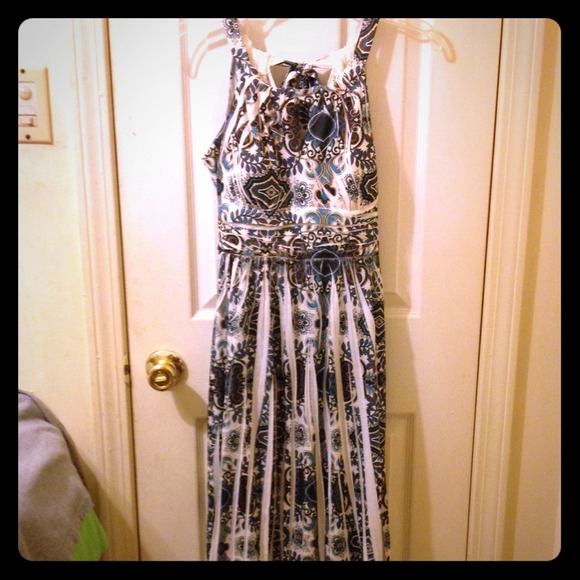 **SALE** Adorable Print Dress with Cutout