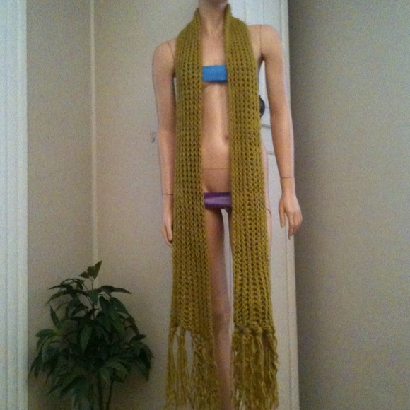 Long Scarf - Picture 3 of 4