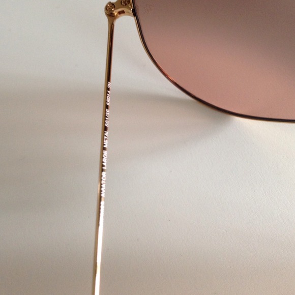🚫SOLD🚫Authentic Ray Ban Aviator Sunglasses - Picture 3 of 4