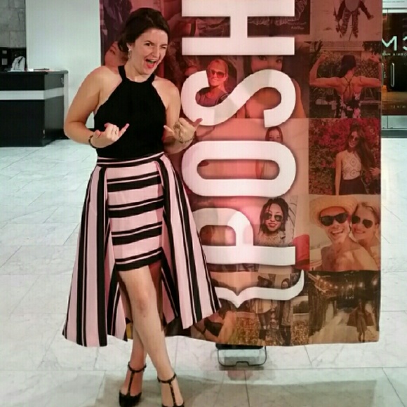 Meet your Posher @Joyfulpickins - Picture 2 of 5