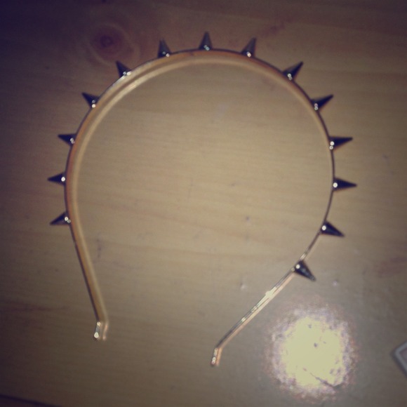 BCBG spiked Headband