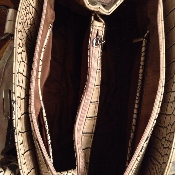 Purse - Picture 3 of 3