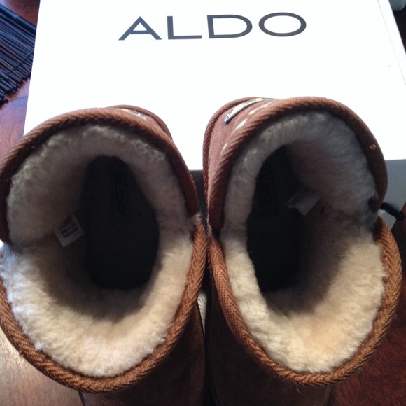 ⛔️SOLD.CAMEL COLORED LOW RISE BOOTS⛔️ - Picture 3 of 4