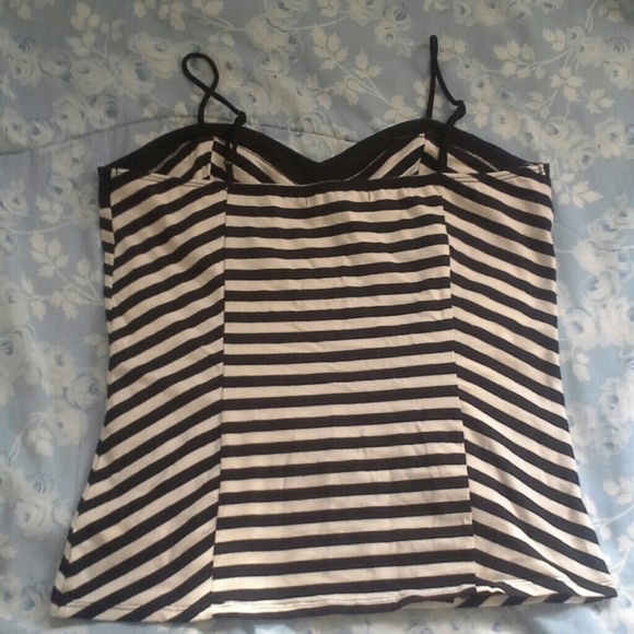 SOLD IN BUNDLE  Black and cream striped cami - Picture 4 of 4