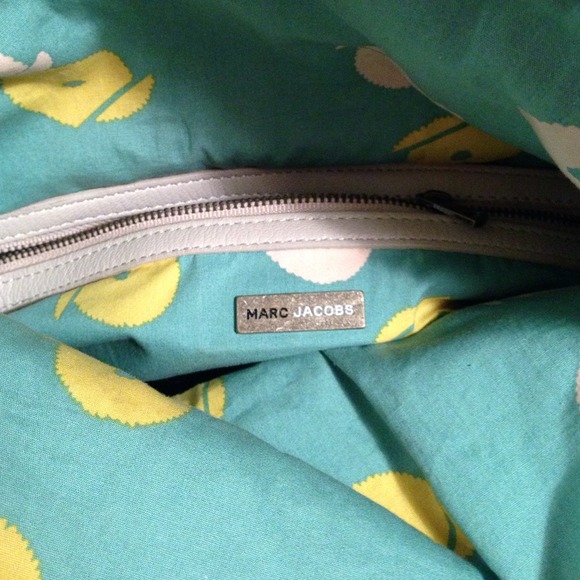 ❌❌SOLD❌❌Auth Marc Jacobs Cream White Leather Bag - Picture 3 of 4