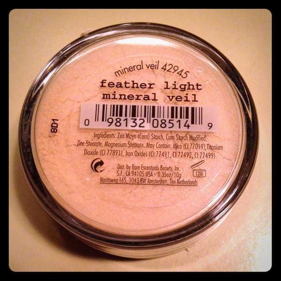 Bare Minerals feather light mineral veil