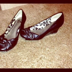 ✨ CLEARANCE ✨Wedges