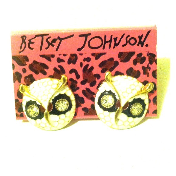 NEW Fashion Owl Earrings.
