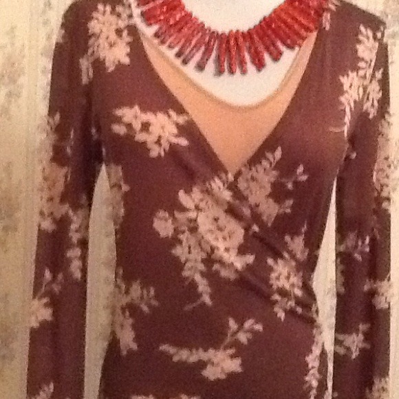 Beautiful🔔Sleeved, 🔔Bell flowing top!