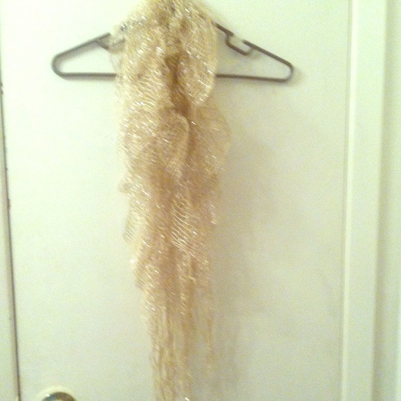 A cute fashion neck scarf