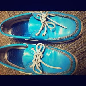 SALE Sperry blue patent leather boat shoes