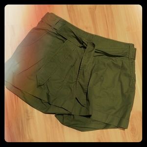 NWT Kenneth Cole Olive green pleated shorts