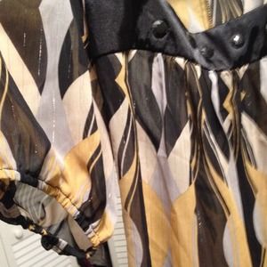 Blue,gray, and yellow quarter sleeve blouse