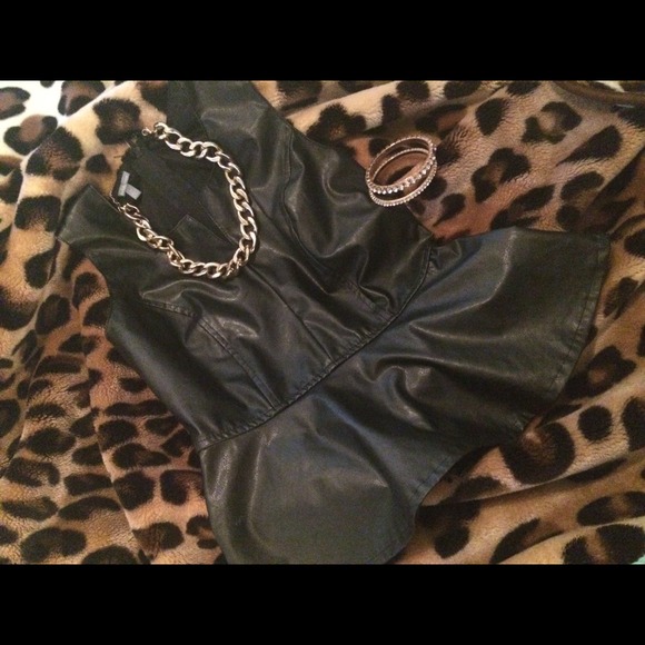 peplum top🔴sold🔴 - Picture 4 of 4