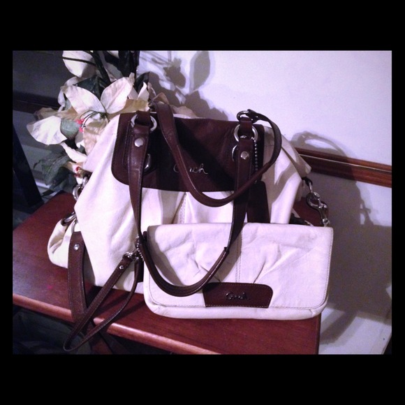 Coach purse with matching wristlet