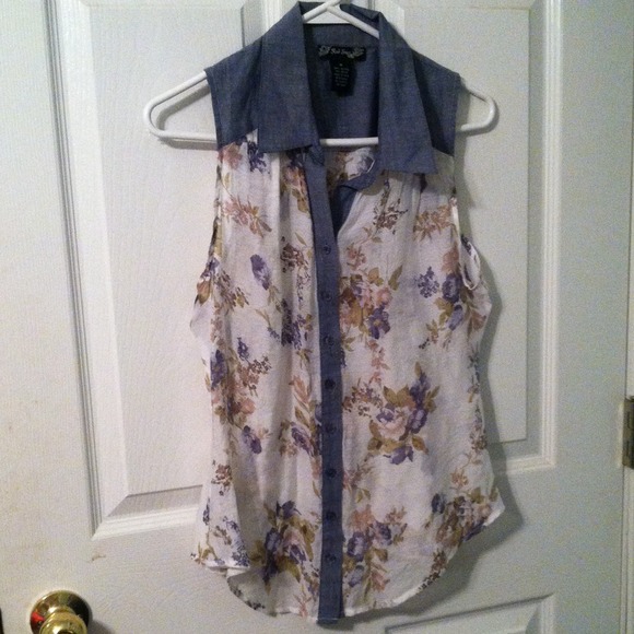 Tops - 🔥sale🔥Floral top
