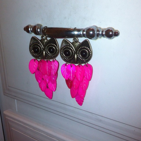Fuchsia Owl Earrings - Picture 2 of 4