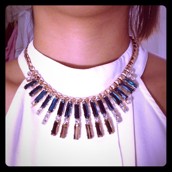 ❌SOLD❌ in bundle Green Crystal Statement Necklace
