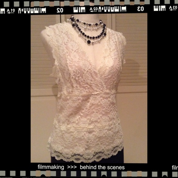 🎀🎀Ivory lace top!🎀🎀