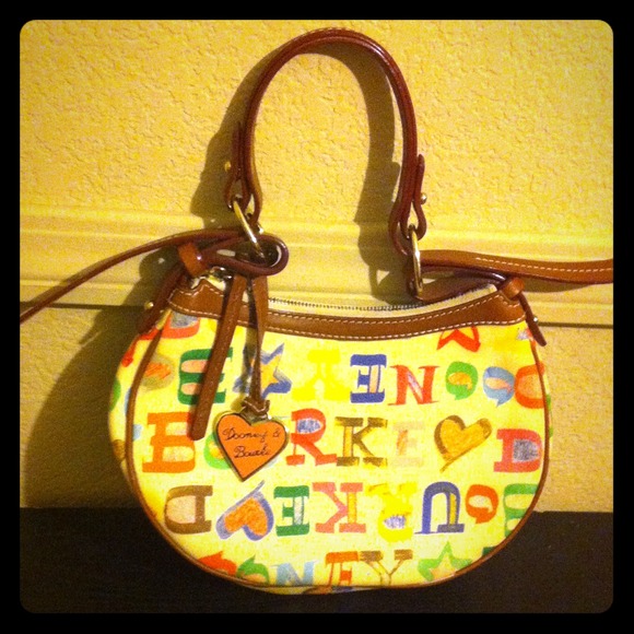 Clean and in great condition dooney & Bourke bag