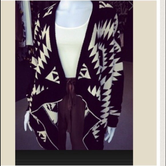 New style open Aztec cardigan SOLD - Picture 2 of 2