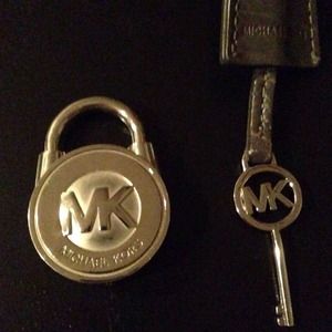 2 Michael Kors Hamilton lock and key