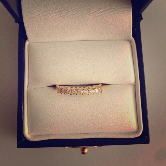 🚫Sold🚫18K Gold Half Eternity Ring size 6.25