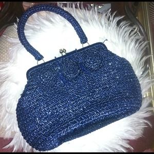 Vintage woven 3 flower purse with clasp