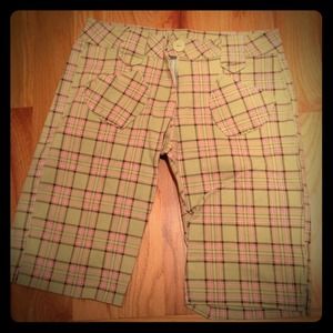 SOLD in bundle Cute plaid capris