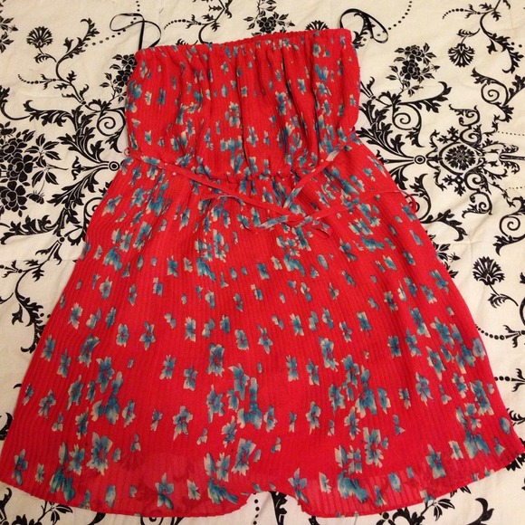 Red Sleeveless Dress 💥ON HOLD💥