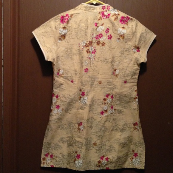 Beautiful tunic top - Picture 2 of 4