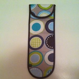 Thirty-one flat iron case
