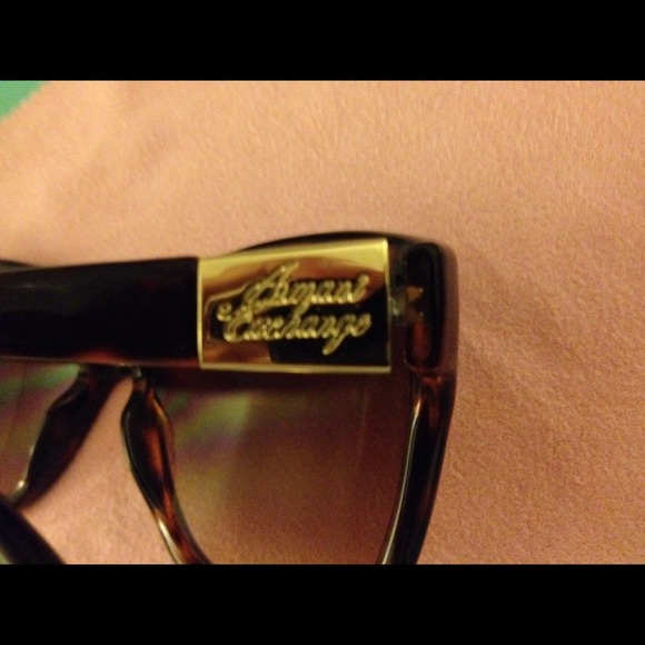 Sunglasses/ no CASE not One Scratch😎 - Picture 2 of 4