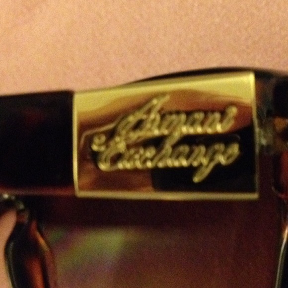 Sunglasses/ no CASE not One Scratch😎 - Picture 3 of 4