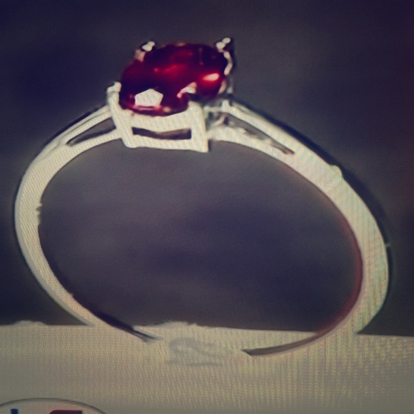 Garnet Solitaire Ring🌷TRADED🌷@sllewis