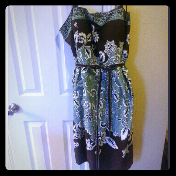 **BUNDLED**. Very nice knee-length dress