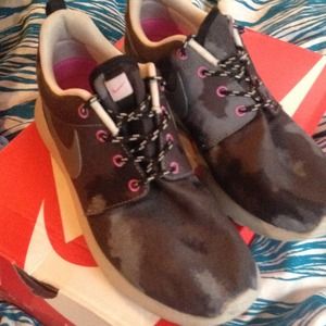 Nike Roshe run sneakers