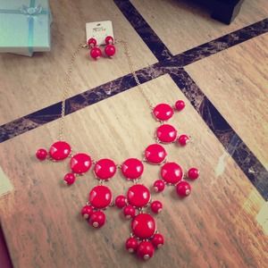 SOLD---------New Red bubble set