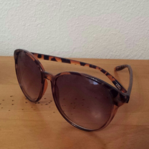 HOLD🚫Oversized Hipster Sunnies