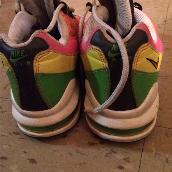 Nike AirMax - Picture 2 of 3