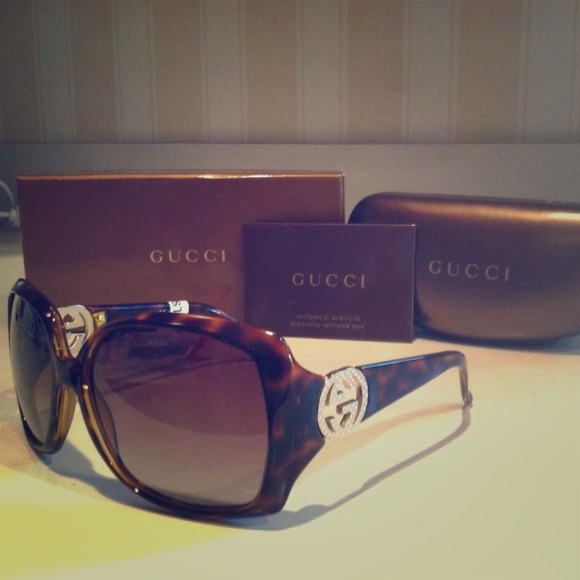 Gucci Accessories - HP 12/14🎉 Authentic Gucci sunglasses!!