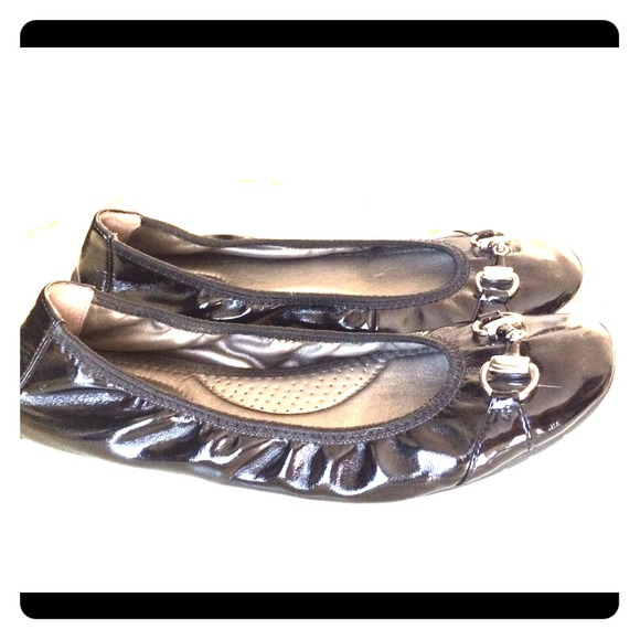 Black patent leather flats. Bass size 7